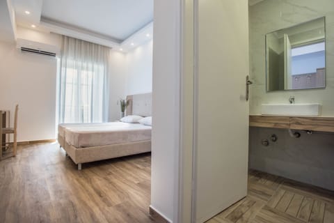 Double Room | Bathroom | Hair dryer, towels