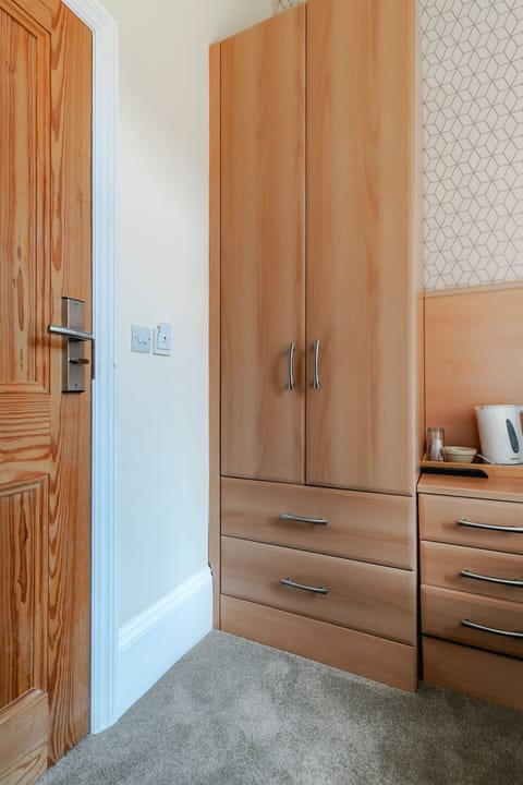 Desk, iron/ironing board (on request), WiFi (free), bed sheets