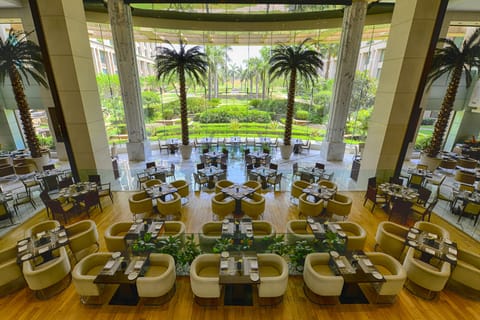 Daily buffet breakfast for a fee