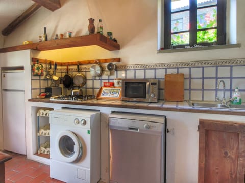 House | Private kitchen | Stovetop, highchair