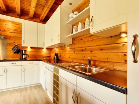 Chalet | Private kitchen | Highchair