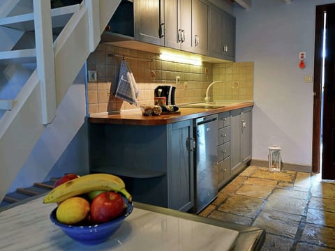 Apartment | 1 bedroom, bed sheets