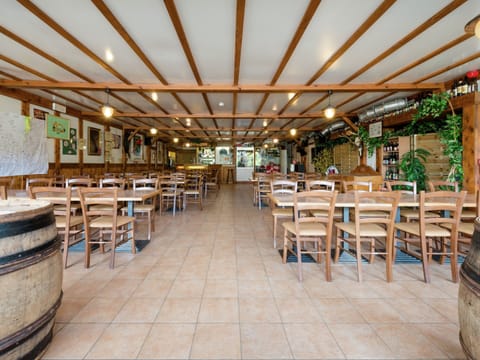 Cottage | Dining
