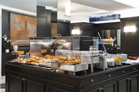 Daily buffet breakfast for a fee