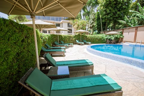 Indoor pool, sun loungers