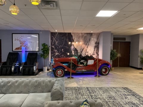 32-inch LCD TV with cable channels, TV, stereo