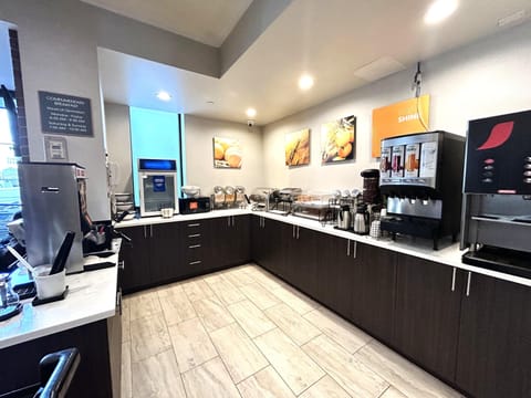 Free daily continental breakfast