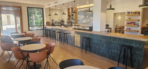 Coffee shop