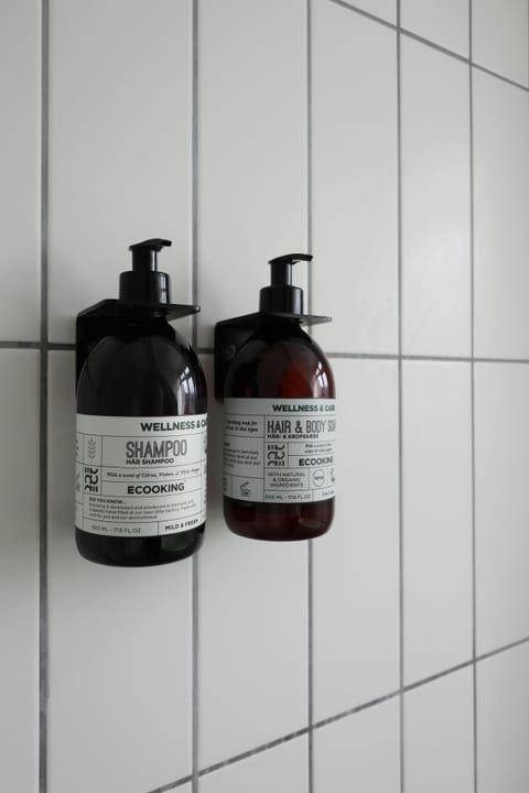 Basic Room, Non Smoking, Shared Bathroom | Bathroom | Eco-friendly toiletries, hair dryer, towels, soap