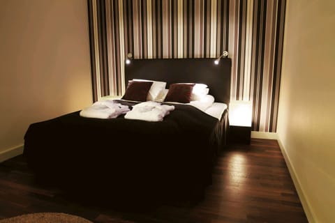 In-room safe, desk, laptop workspace, blackout drapes