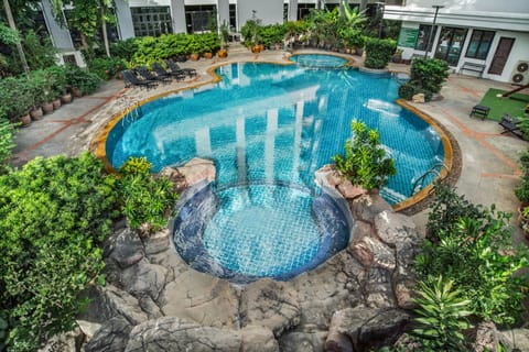Outdoor pool, sun loungers