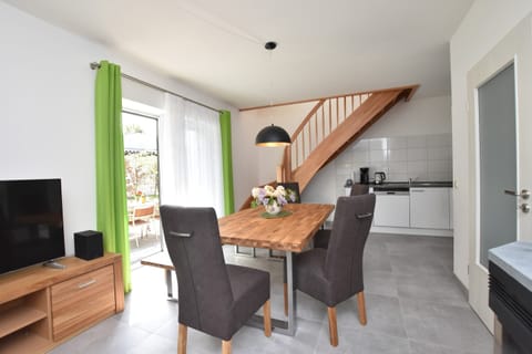 House | Private kitchen | Highchair