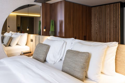 Standard Villa (Annex Building) | In-room safe, desk, iron/ironing board, free WiFi