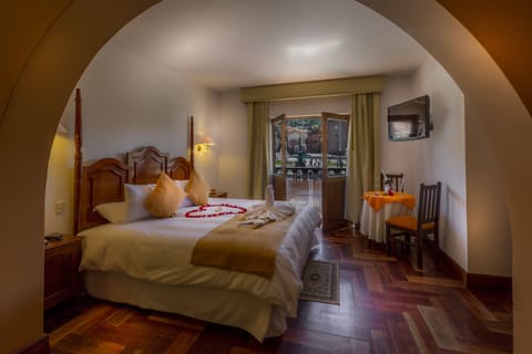 Panoramic Suite | Down comforters, desk, blackout drapes, soundproofing
