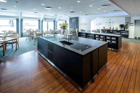 Daily buffet breakfast (DKK 189 per person)