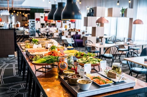Daily buffet breakfast for a fee