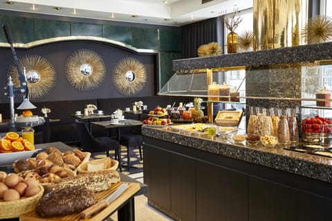 Daily buffet breakfast for a fee
