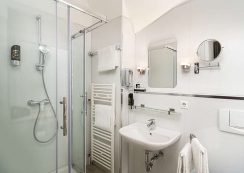 Superior Double Room | Bathroom | Shower, designer toiletries, hair dryer, slippers