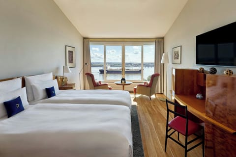 Deluxe Room, 1 Double Bed, River View | 1 bedroom, premium bedding, pillowtop beds, minibar