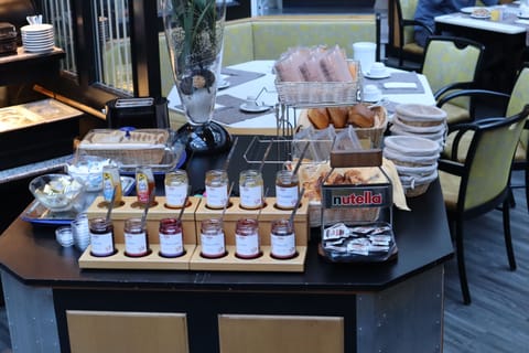Daily buffet breakfast for a fee