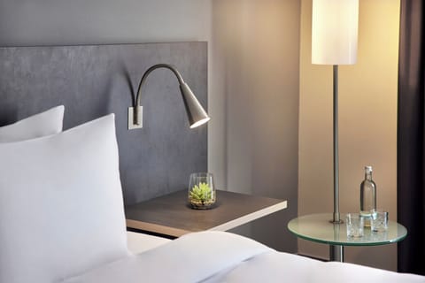 Deluxe Room, 1 Double Bed | 1 bedroom, hypo-allergenic bedding, pillowtop beds, minibar