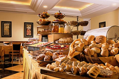 Daily buffet breakfast for a fee