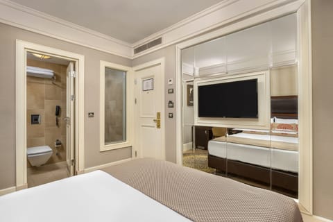 Economy Room (No Window) | Minibar, desk, laptop workspace, rollaway beds