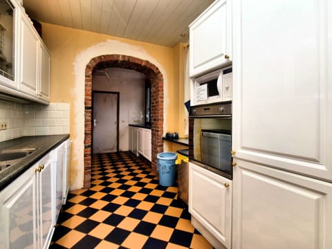 House | Private kitchen | Highchair