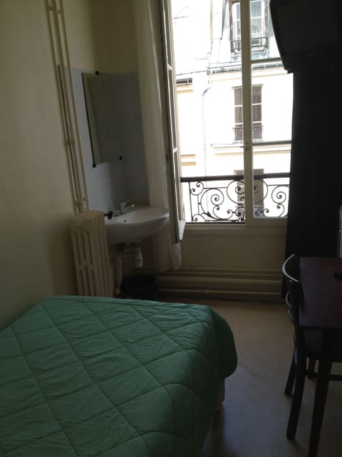 Select Comfort beds, desk, free WiFi