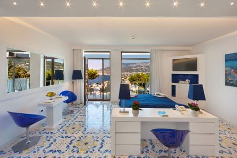 Royal Suite, Hot Tub, Sea View | Minibar, in-room safe, desk, free WiFi