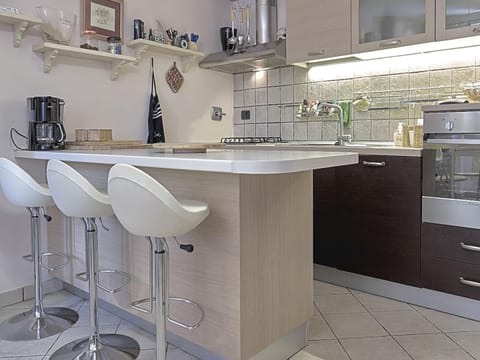 House | Private kitchen | Microwave, dishwasher, coffee/tea maker