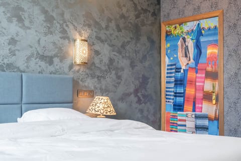 Pillowtop beds, in-room safe, desk, laptop workspace