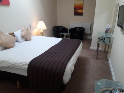 Standard Double Room (Without Window) | Desk, iron/ironing board, free WiFi, bed sheets