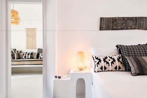 Junior Suite, 1 Bedroom | Premium bedding, pillowtop beds, minibar, in-room safe