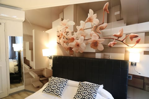 Double Room | Minibar, in-room safe, desk, soundproofing