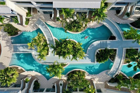 2 outdoor pools, pool umbrellas, sun loungers