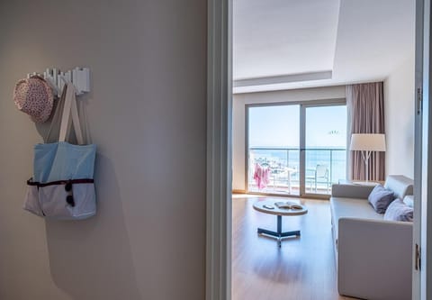 Minibar, in-room safe, desk, blackout drapes