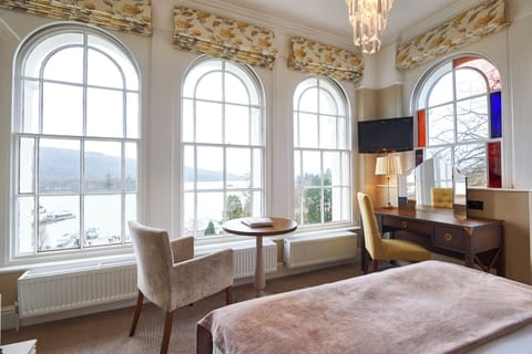 Cosy Lake View Room | Egyptian cotton sheets, hypo-allergenic bedding, down comforters