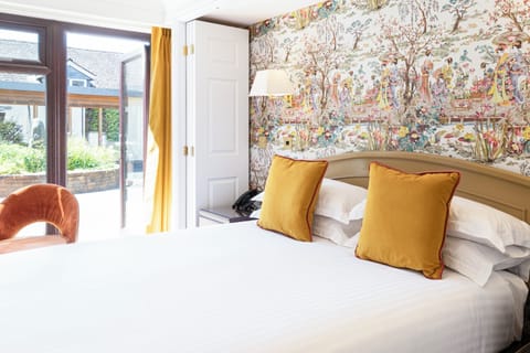 Classic King Dog Friendly | Premium bedding, in-room safe, individually decorated