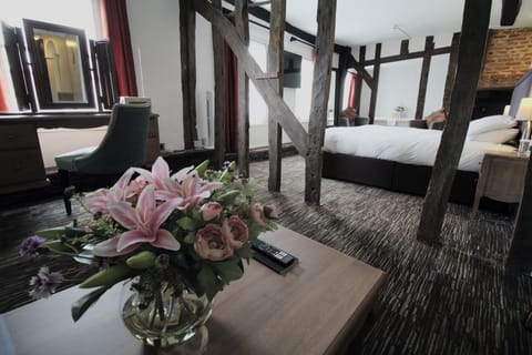 Deluxe Double Room | Hypo-allergenic bedding, desk, laptop workspace, iron/ironing board