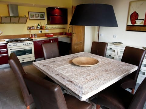 House | Private kitchen | Microwave, coffee/tea maker