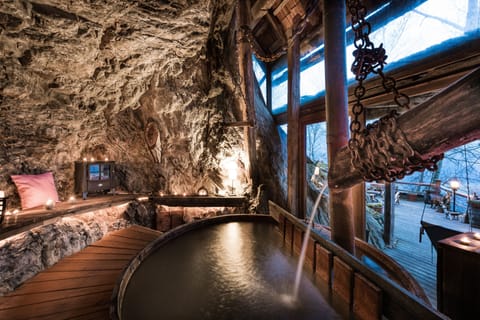Sauna, hot tub, body treatments, body wraps, body scrubs, facials