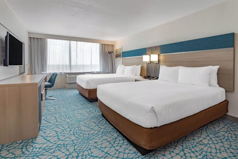 Pillowtop beds, in-room safe, desk, laptop workspace