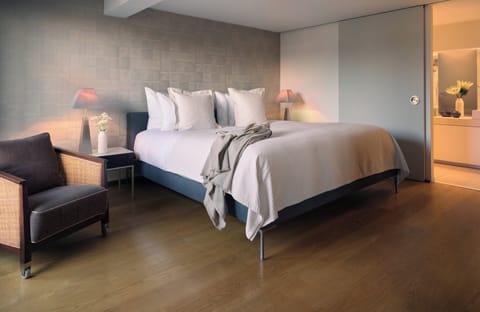 Suite (Loft) | Minibar, in-room safe, individually furnished, desk