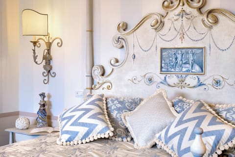 Junior Suite | Premium bedding, in-room safe, individually decorated