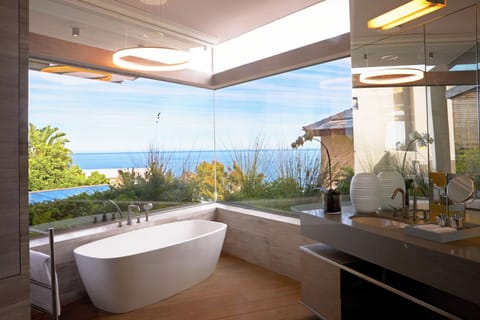 Luxury Villa (Ellerman House Two) | Bathroom | Free toiletries, hair dryer, bathrobes, slippers