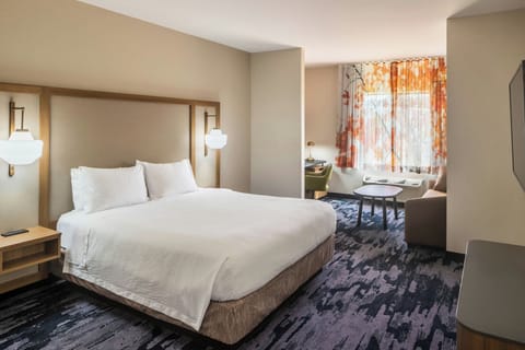 Suite, 1 King Bed | Premium bedding, desk, laptop workspace, blackout drapes