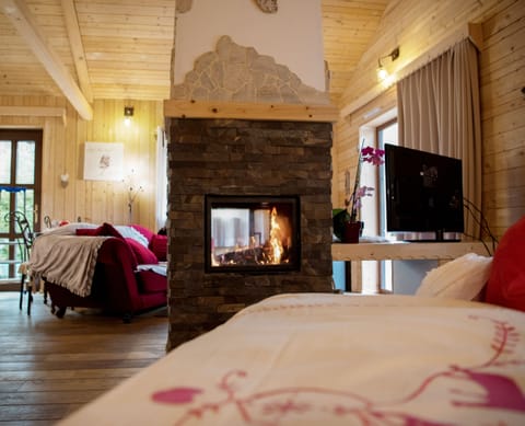 In-room safe, desk, soundproofing, free WiFi