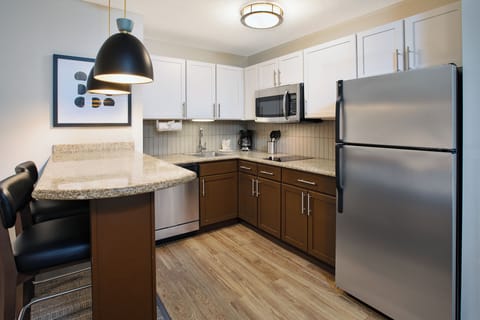 Suite, 1 Bedroom, Kitchen | Premium bedding, in-room safe, desk, laptop workspace