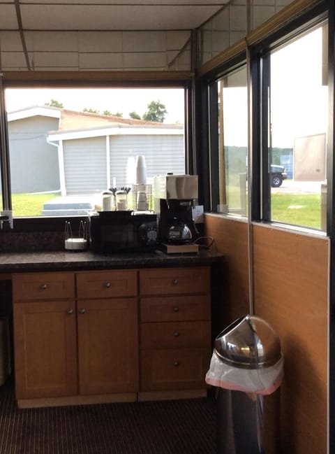 Fridge, microwave